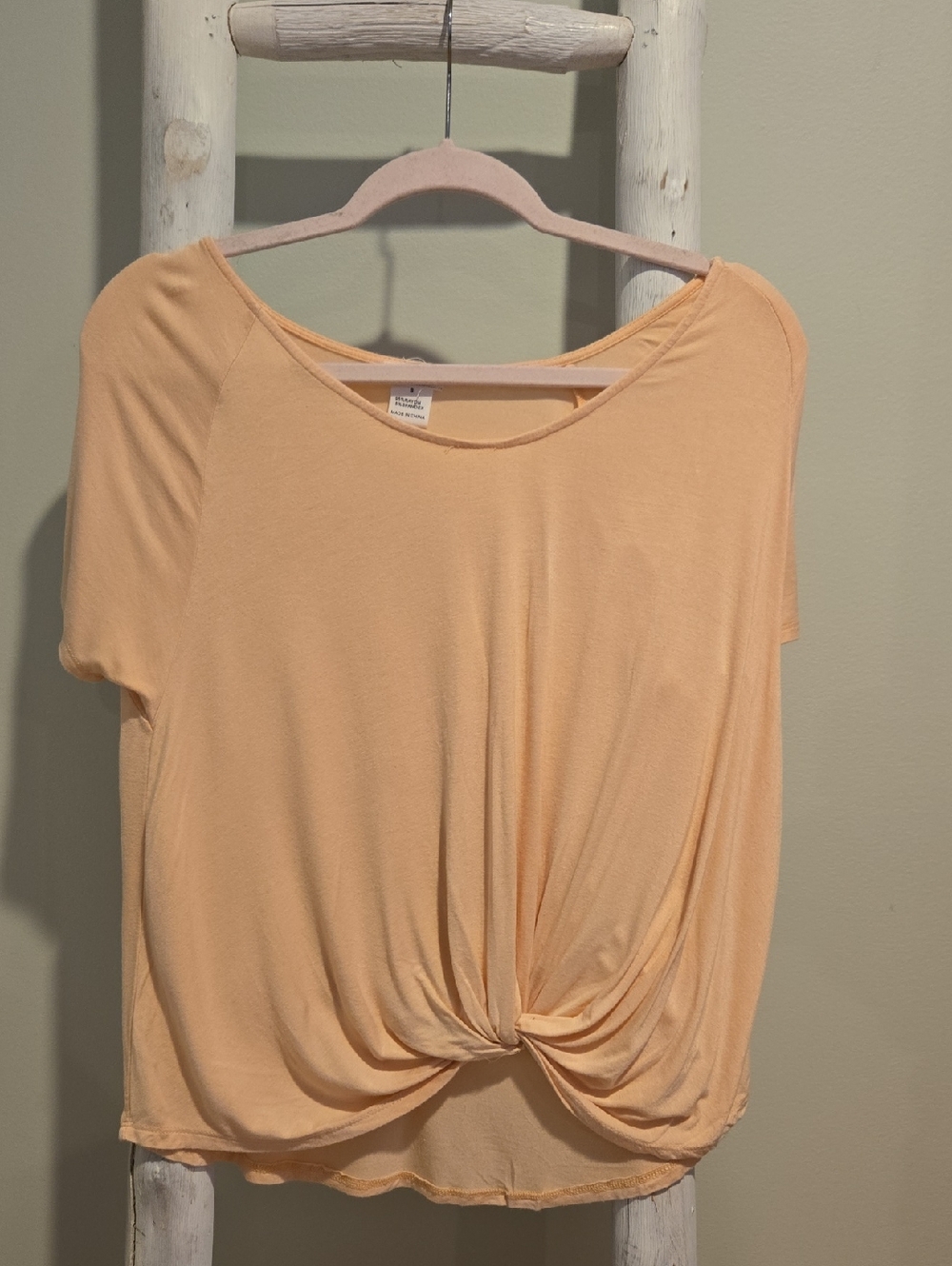 Women's Peach Twist-Front Short Sleeve Tee. Small